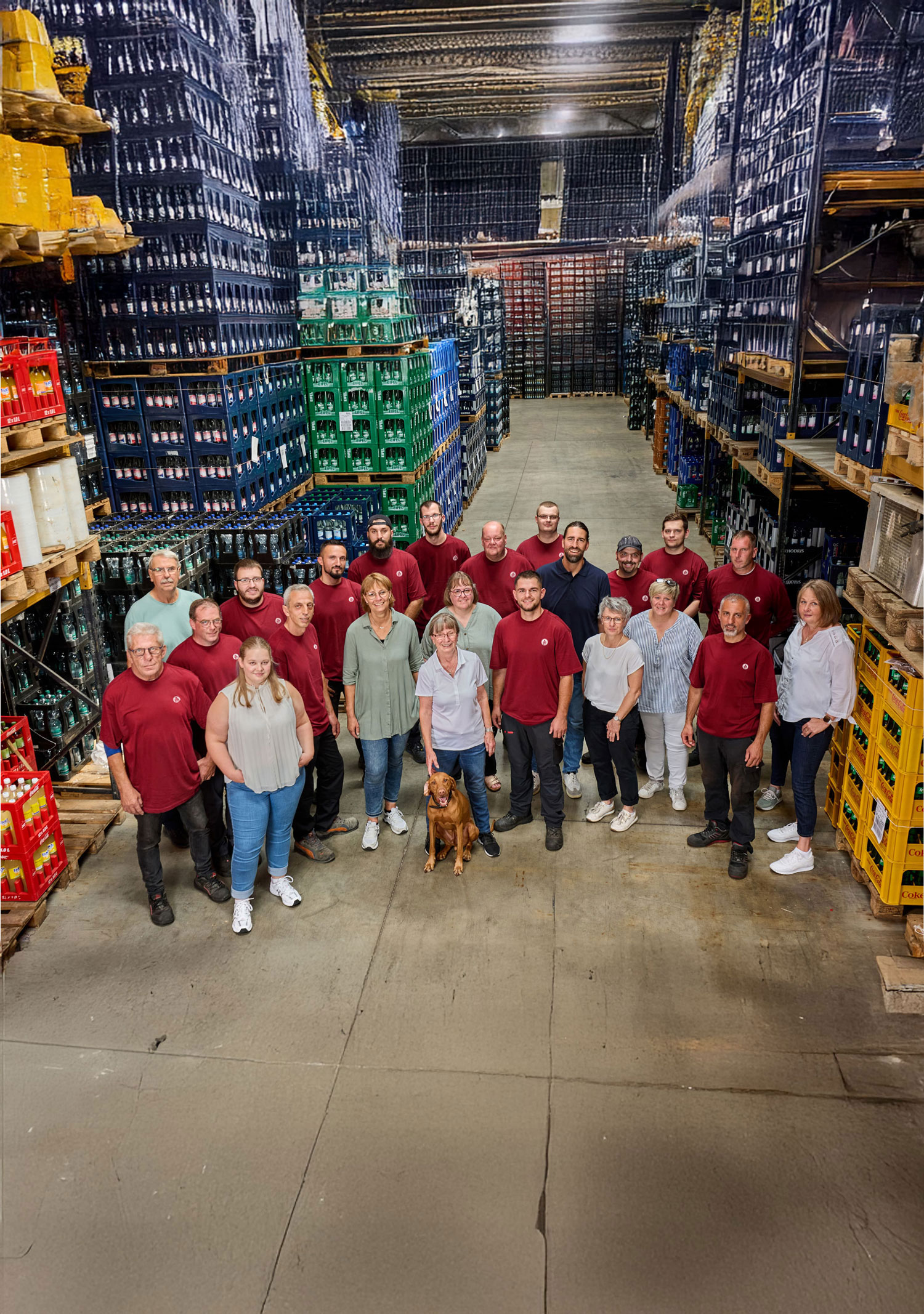 teamfoto-gruppe-mitarbeiter-getraenkemarkt-michel-getraenkemarkt